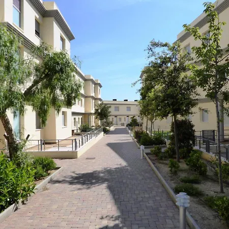Piso Moderno Con Terraza, Jardin, Piscina Y Wifi, A 400m De La Playa En - Es-228-137 Apartment Llanca