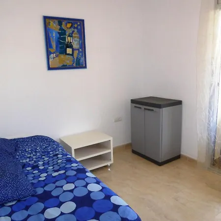 Piso Moderno Con Terraza, Jardin, Piscina Y Wifi, A 400m De La Playa En - Es-228-137 Llanca